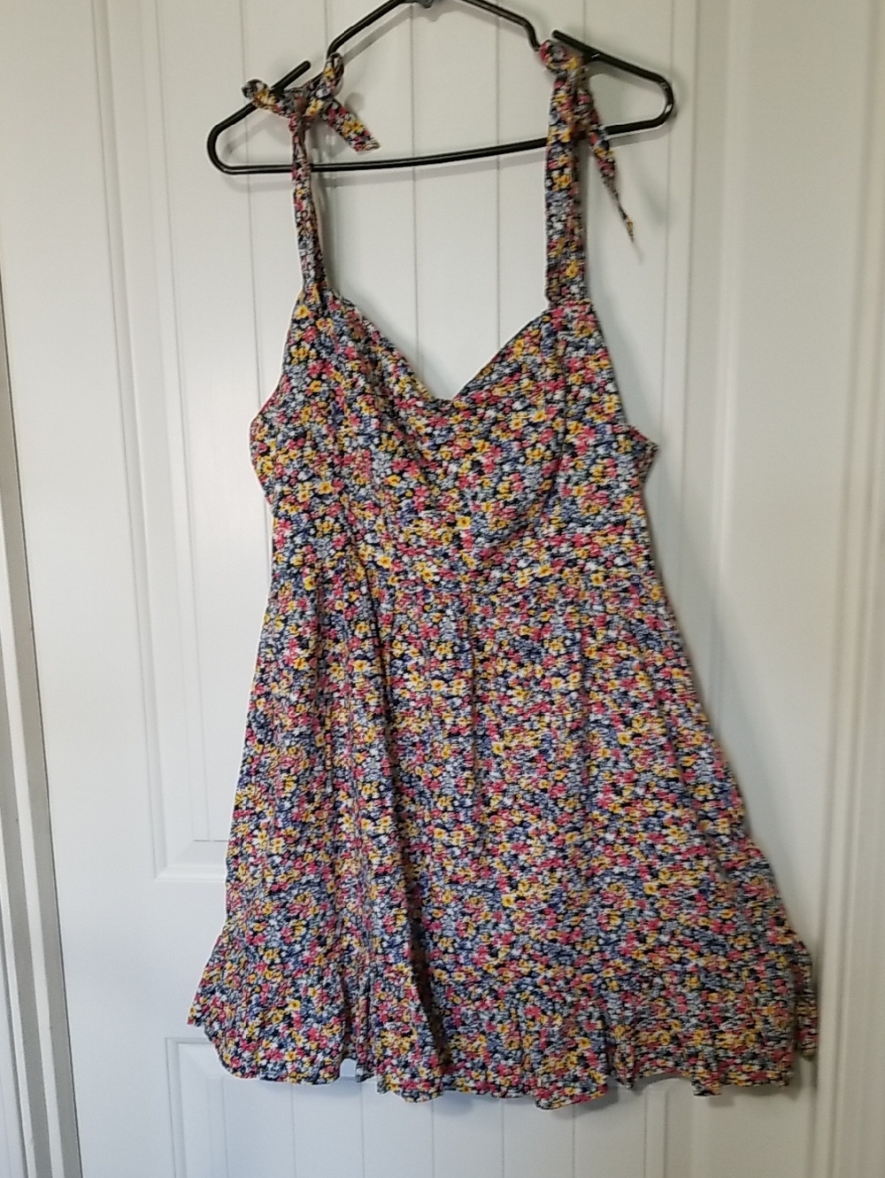 Old Navy Floral Tie-Strap Cotton  blend Sundress in Navy, Yellow, Pink Size XL